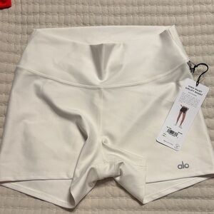 BNWT alo airlift biker shorts